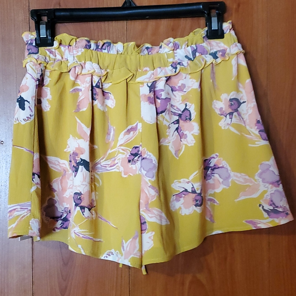 💛June & Hudson💛 floral shorts - Picture 4 of 4